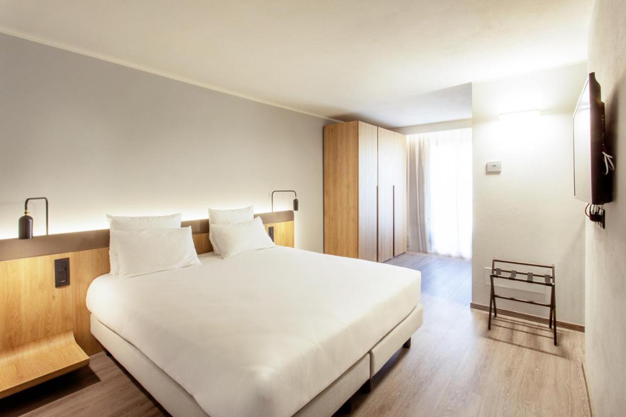 Palazzo Le Poste - Suite And Apartments Parma Bagian luar foto